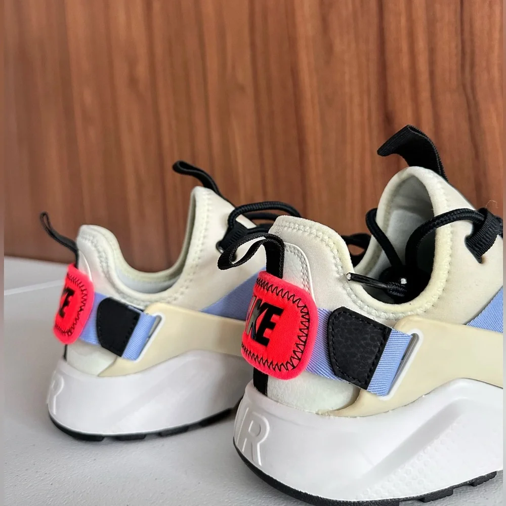 Nike Air Huarache City Low Size 7 - Picture 10 of 15